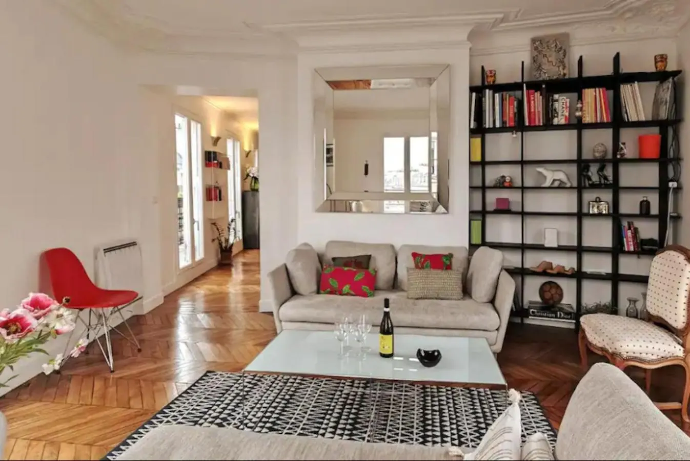 Geranimus Parisian Charm Apartment