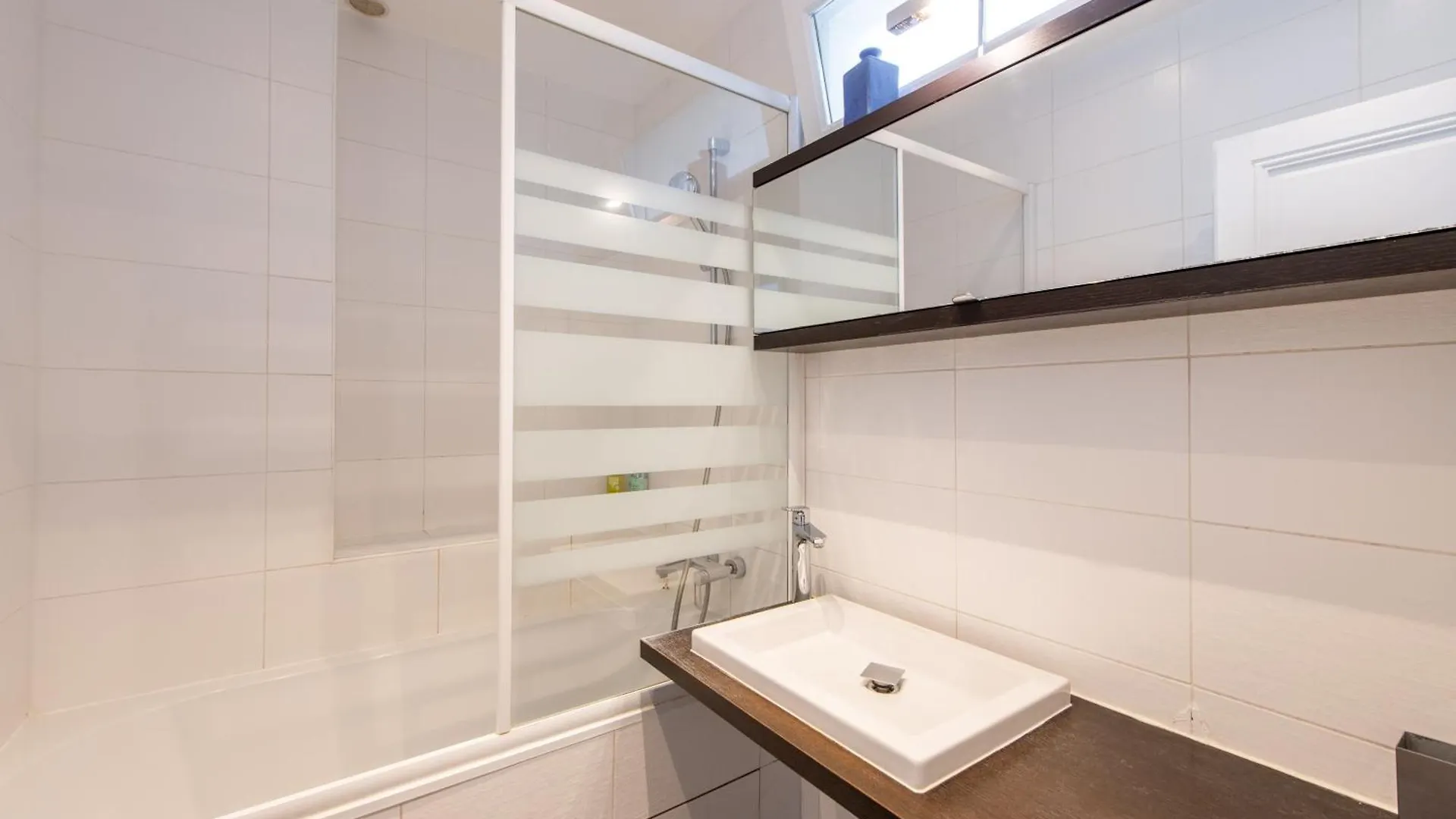 Geranimus Parisian Charm Apartment France