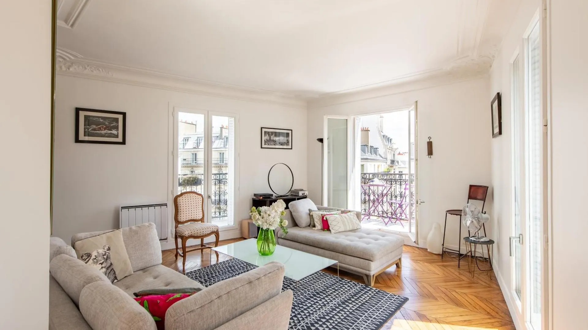 Geranimus Parisian Charm Apartment